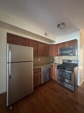 169 Christopher Columbus Dr, Unit 3f in Jersey City, NJ - Building Photo - Building Photo