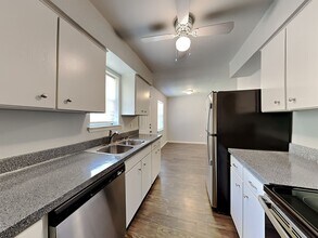 833 Stanford Dr in Lancaster, TX - Building Photo - Building Photo