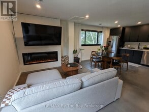 117 Glenlake Blvd in Collingwood, ON - Building Photo - Building Photo