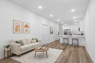 51 E Main St in Bergenfield, NJ - Building Photo