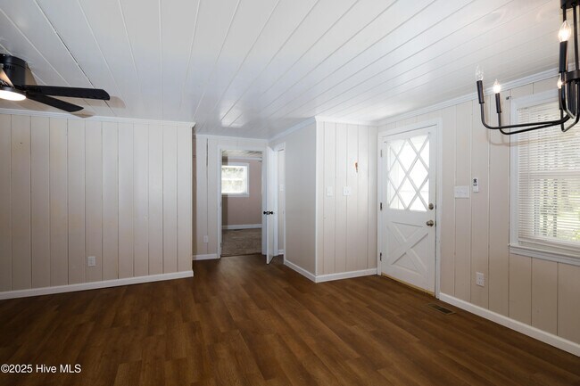 1190 Blue Creek Rd in Jacksonville, NC - Building Photo - Building Photo