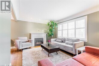 961 Shadeland Ave in Burlington, ON - Building Photo - Building Photo