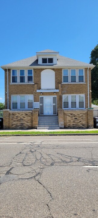 3408 Rosa Parks Blvd in Detroit, MI - Building Photo