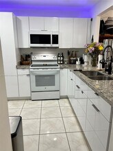 100 NW 76th Ave in Plantation, FL - Building Photo - Building Photo