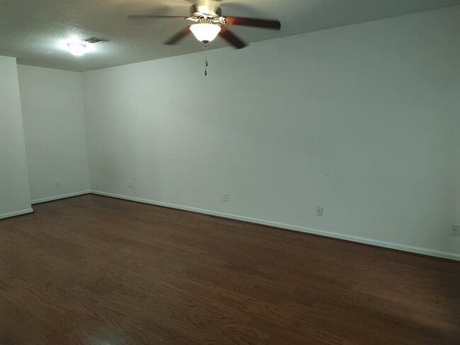 4256 Four Oaks Blvd in Tallahassee, FL - Building Photo - Building Photo
