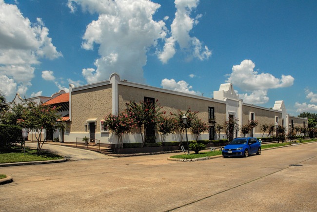 Trafalgar Place Townhome Condominiums in Houston, TX - Building Photo - Building Photo