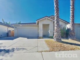 7820 Golden Ring Way in Antelope, CA - Building Photo