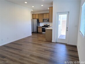 420 Desert Cadence St in Henderson, NV - Foto de edificio - Building Photo