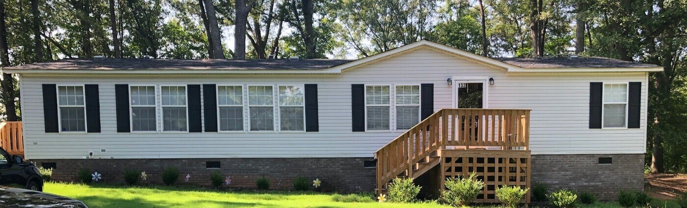 132 G St in Williamston, SC - Building Photo