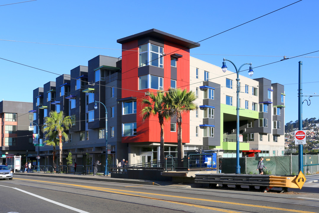 1100 Ocean Avenue in San Francisco, CA - Building Photo