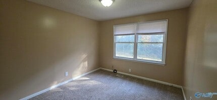 2108 Hill St NW in Huntsville, AL - Foto de edificio - Building Photo