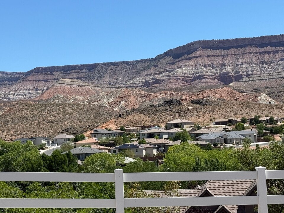 1425 S Staghorn St in Toquerville, UT - Building Photo