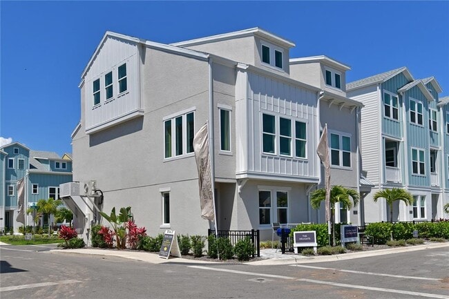 2401 Ezzell Ct in Sarasota, FL - Building Photo - Building Photo