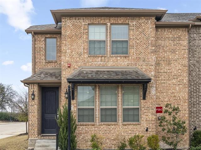 901 Ponds Edge Ln in Euless, TX - Building Photo