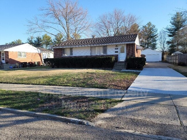 property at 2902 Armen Ave