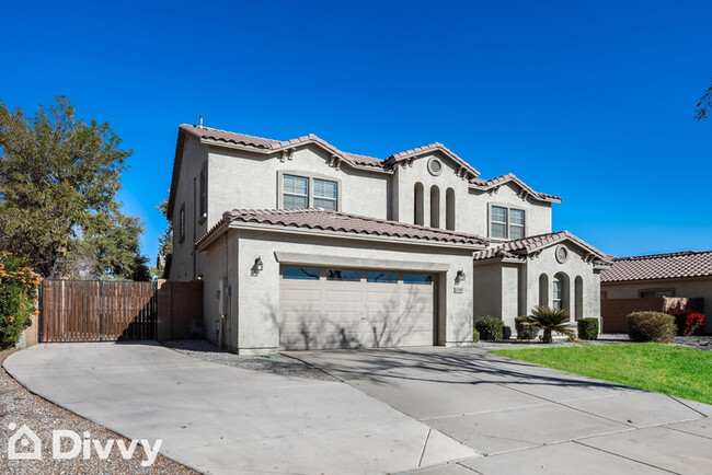 2740 E Courtney St in Gilbert, AZ - Building Photo - Building Photo