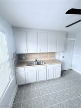 14011 Glendale Ave, Unit UP / DOWN in Cleveland, OH - Foto de edificio - Building Photo