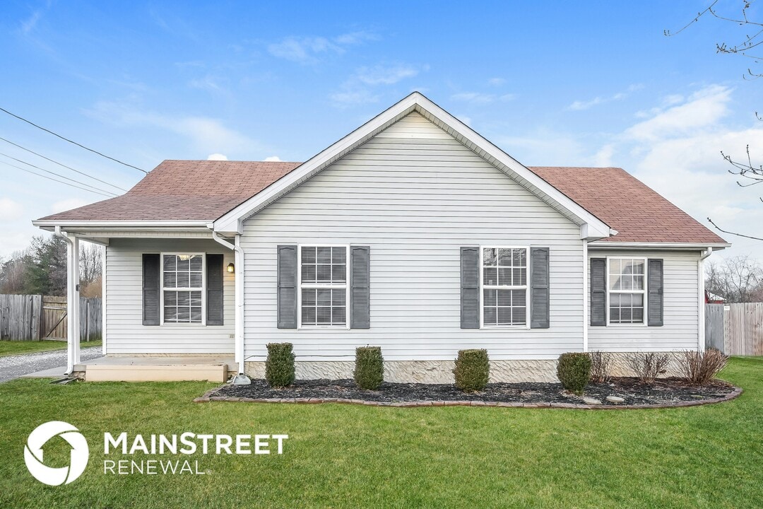 664 Crescent Rd in Murfreesboro, TN - Foto de edificio