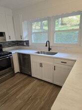 700 Delverton Rd in Columbia, SC - Foto de edificio - Building Photo