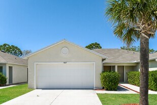 9027 Aegean Cir, Unit 00K1 in Lehigh Acres, FL - Building Photo