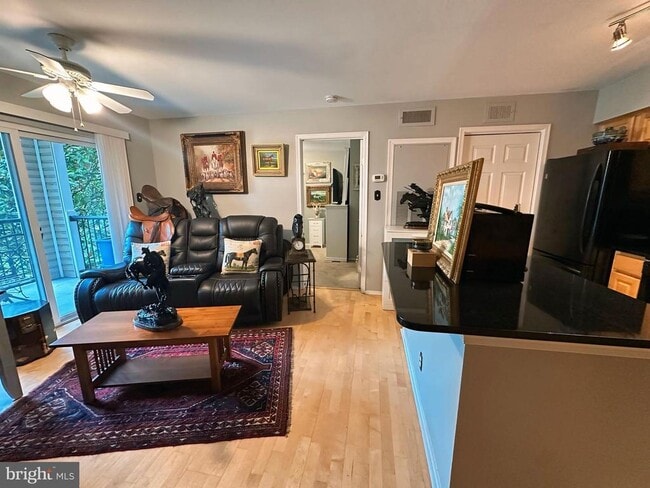 3306 Wyndham Cir in Alexandria, VA - Building Photo - Building Photo