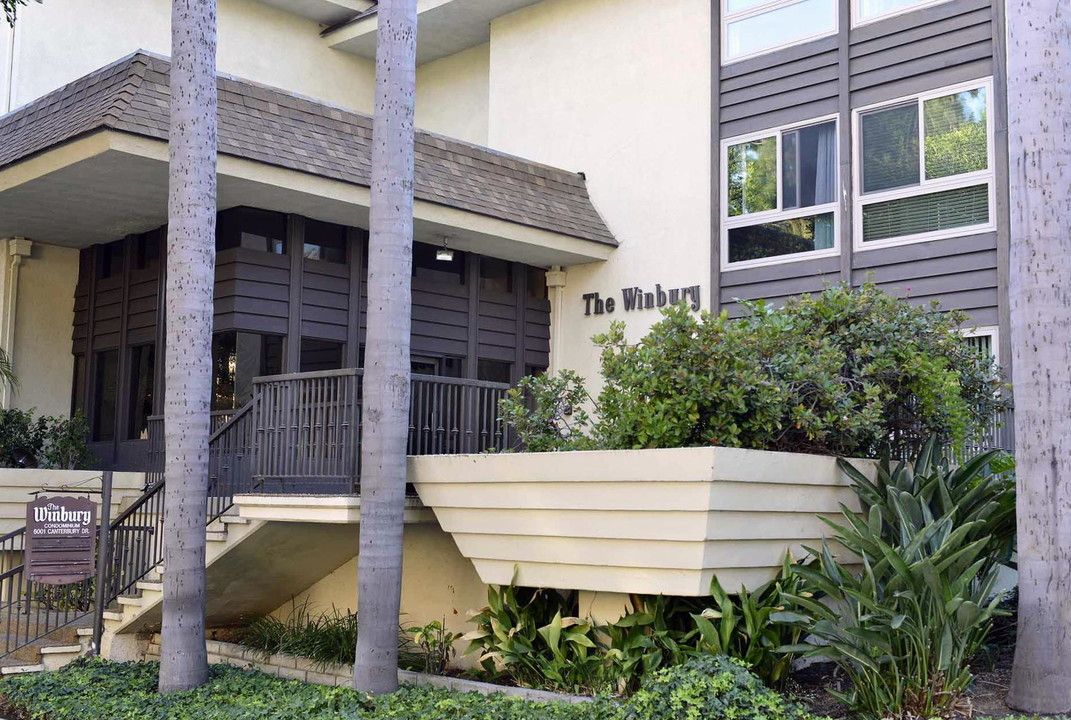 6001 Canterbury Dr, Unit #302 in Culver City, CA - Building Photo