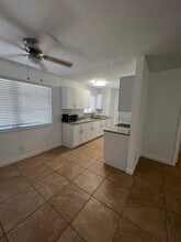 2444 Polk St in Hollywood, FL - Building Photo - Building Photo