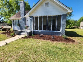 2114 Buttermilk Rd in Cottondale, AL - Building Photo