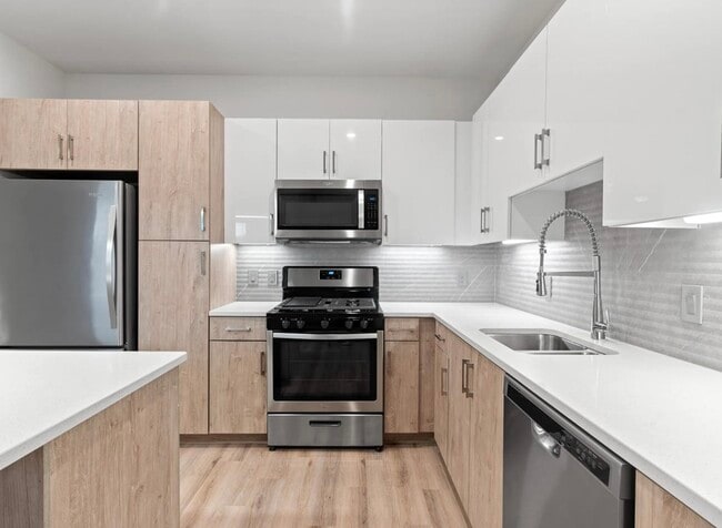 59 Garfield Ave, Unit B in Chelsea, MA - Building Photo - Building Photo