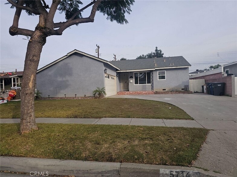 5714 Snowden Ave, Unit 32F in Lakewood, CA - Building Photo