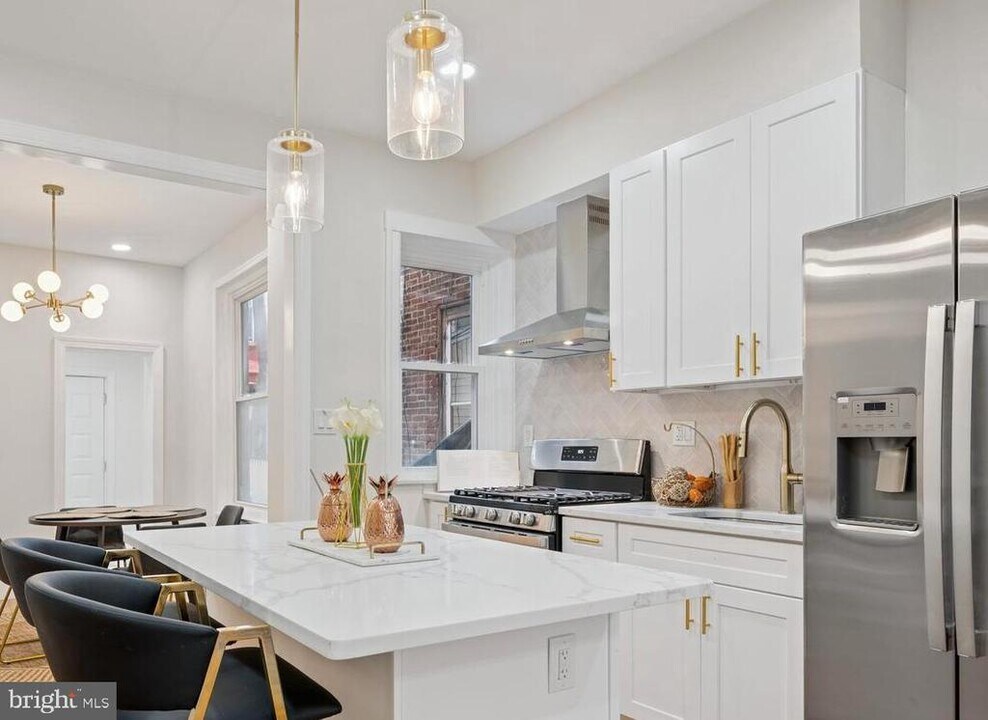 2919 Nicholas St in Philadelphia, PA - Building Photo
