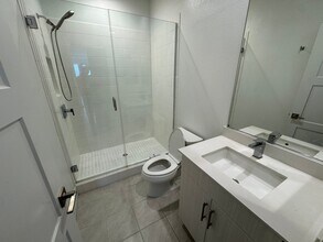 9887 MacArthur Blvd, Unit 2515 in Oakland, CA - Foto de edificio - Building Photo