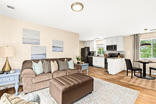 18365 Sharon Ln in Roseville, MI - Building Photo