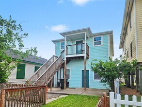 5617 Avenue R 1/2 in Galveston, TX - Building Photo - Building Photo