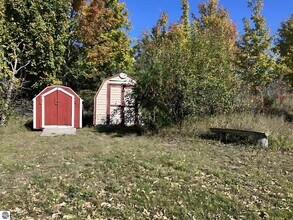 6141 E Hoxie Rd in Cedar, MI - Building Photo - Building Photo