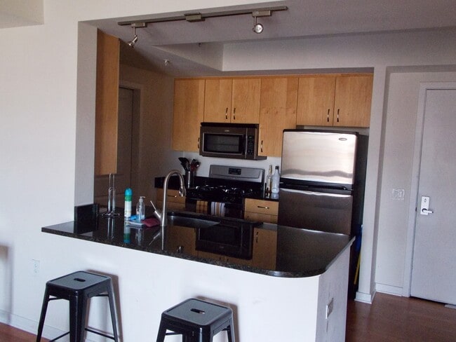 475 K St NW, Unit 726 in Washington, DC - Foto de edificio - Building Photo