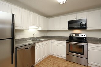 Chestnut Hill South in Hamden, CT - Foto de edificio - Interior Photo