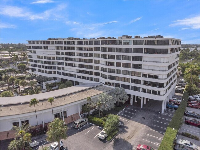 3589 S Ocean Blvd in South Palm Beach, FL - Building Photo - Building Photo