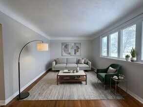 22 E 44th St in Hamilton, ON - Building Photo - Building Photo