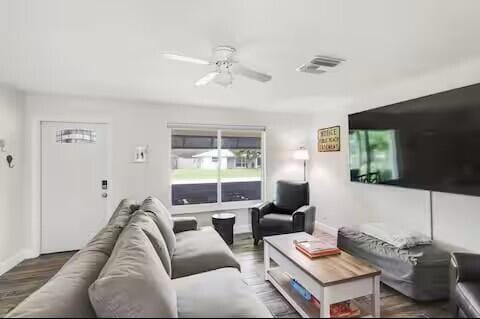 1519 Treemont Ave in Jupiter, FL - Building Photo - Building Photo