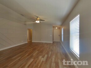 10123 41st Ct E in Parrish, FL - Building Photo - Building Photo