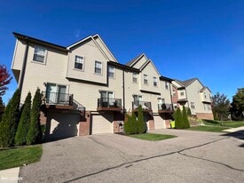 45732 Utica Park Blvd in Utica, MI - Building Photo