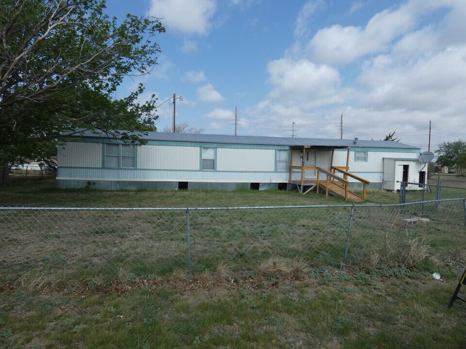 110 Park in Tye, TX - Building Photo