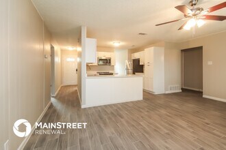 5621 Macdougall Dr in Haltom City, TX - Building Photo - Building Photo