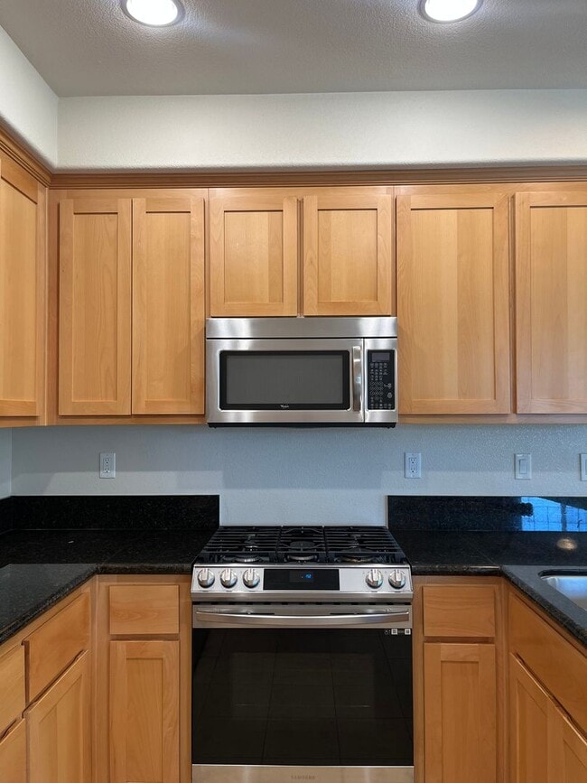 606 Almaden Walk Loop in San Jose, CA - Building Photo - Building Photo