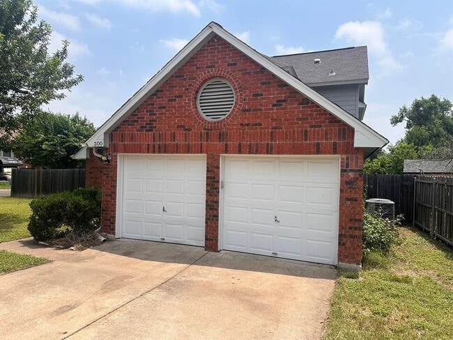 300 Oakcrest Dr in Cedar Park, TX - Building Photo - Building Photo