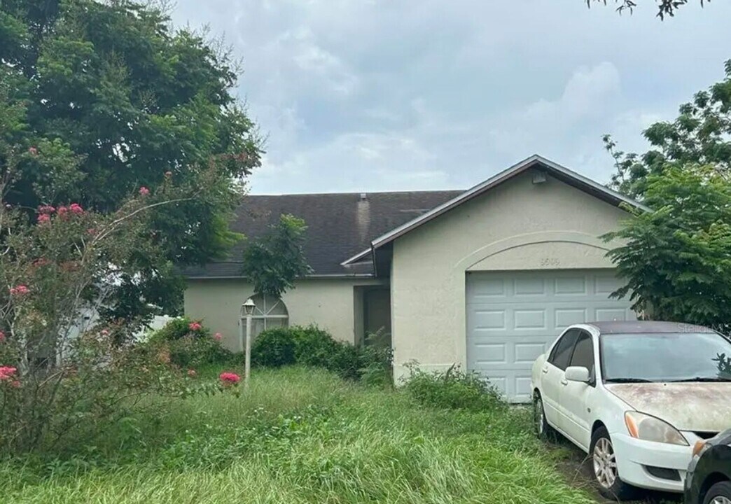 9909 Flynt Cir in Orlando, FL - Building Photo