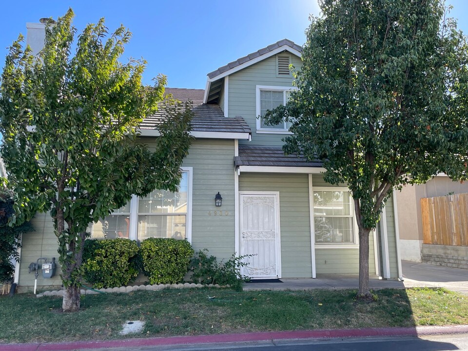 4930 Cherryville Ln in Sacramento, CA - Building Photo