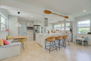 547 Marlin Rd in North Palm Beach, FL - Building Photo