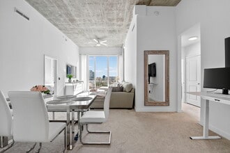 300 S Australian Ave in West Palm Beach, FL - Foto de edificio - Building Photo